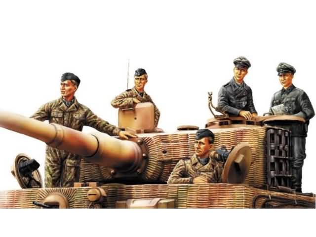 l_hobby-boss-84401-german-panzer-tank-crew-normandy-1944